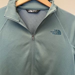The North Face Women’s Half-Zip Top